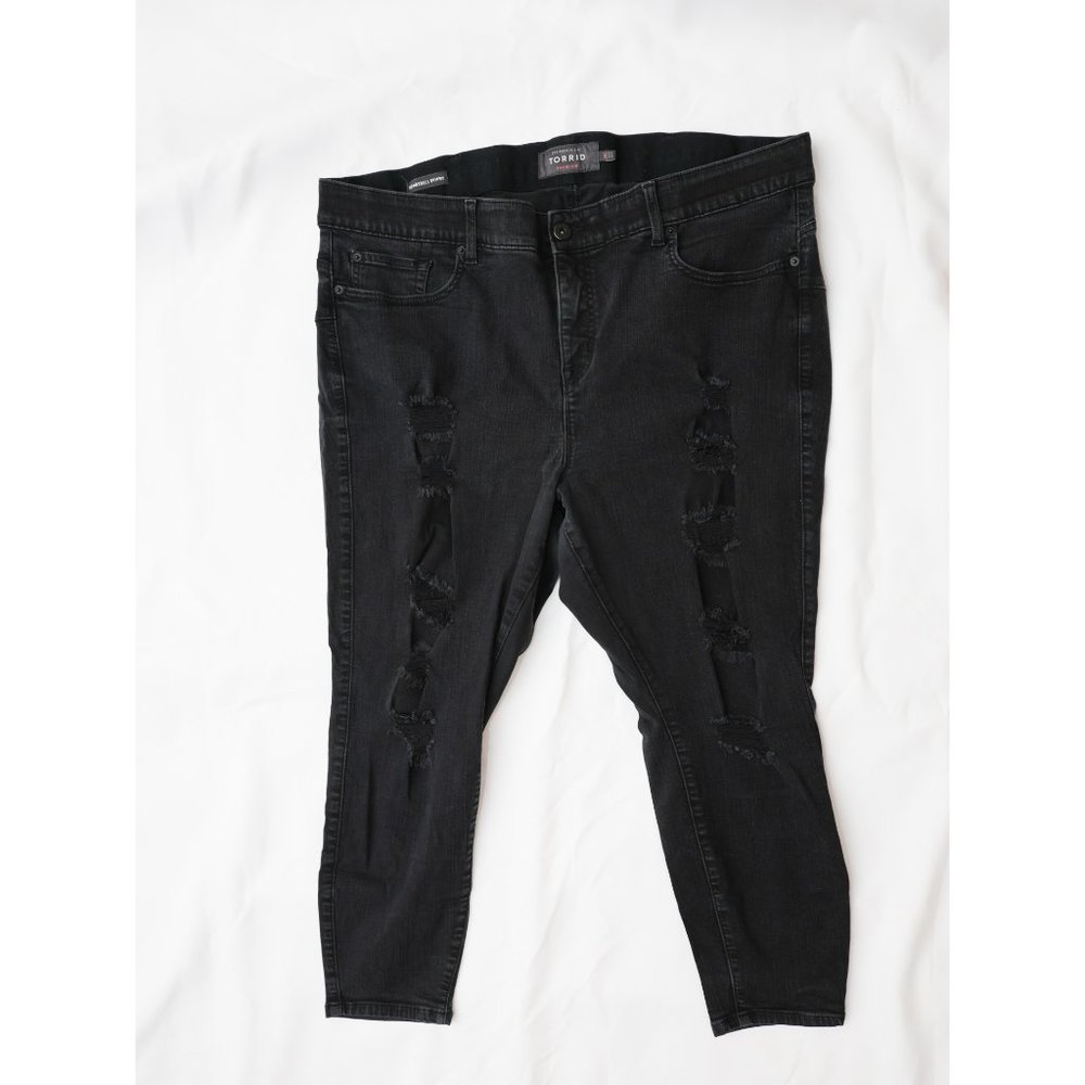 Torrid Black Distressed Bombshell Skinny Jeans Size 24S. In excellent condition!